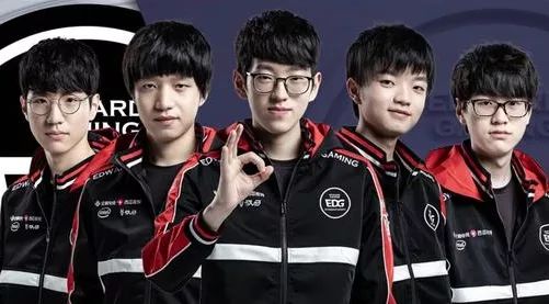 1850余名青少年剑客角逐2025年厦门市青少年击剑公开赛.